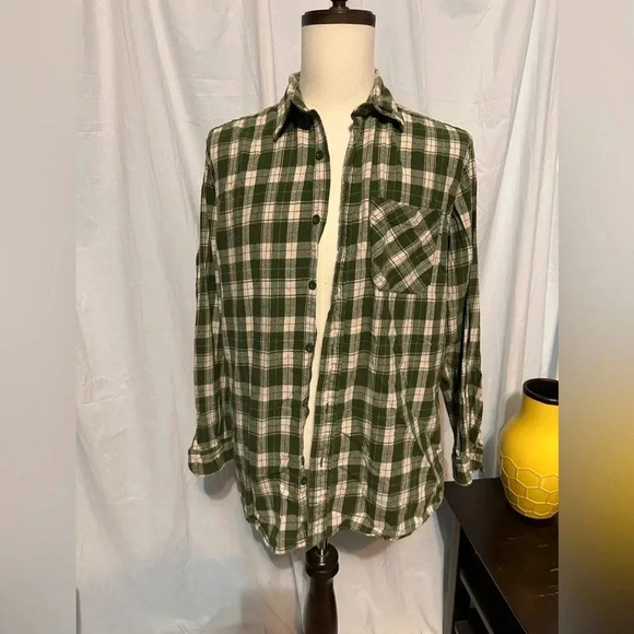Carhartt Long Sleeve Men’s Button Down. Size Large. Green Plaid. Breast Pocket - Picture 1 of 6